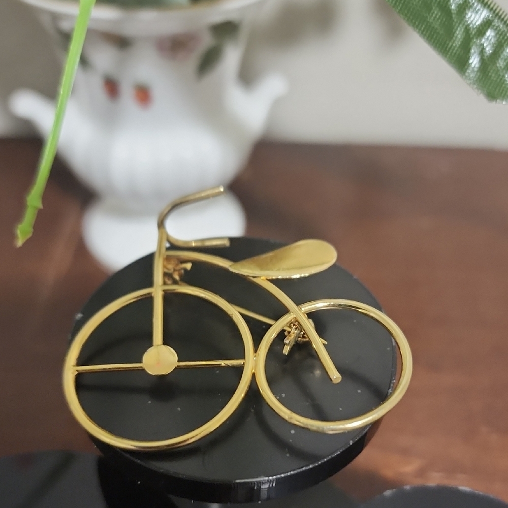 Vintage Highwheeler Gold Tone Bicycle Brooch